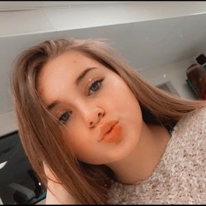 Meet your Posher, Ava